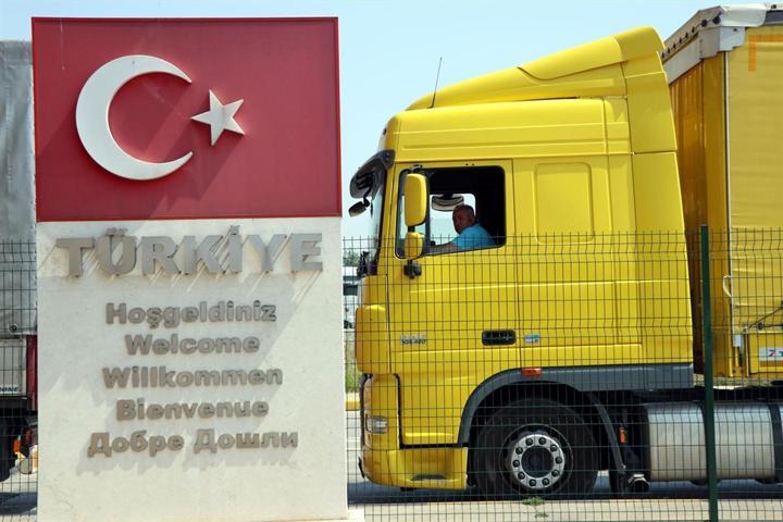 Bulgaristana açılan sınır kapılarında TIR kuyruğu