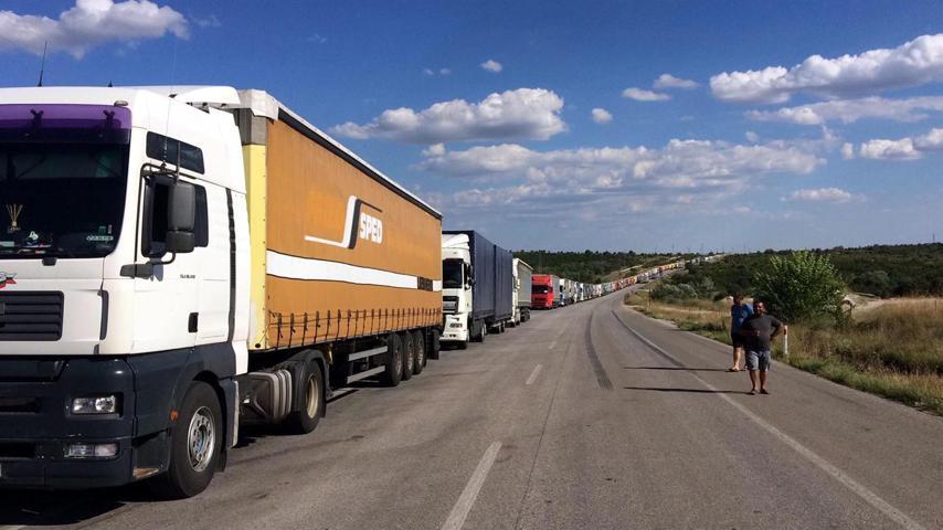 14 kilometrelik TIR kuyruğu