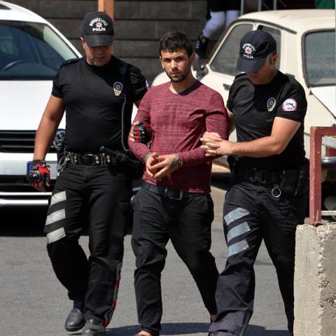 Papağan ve kanarya hırsızlığı kamerada