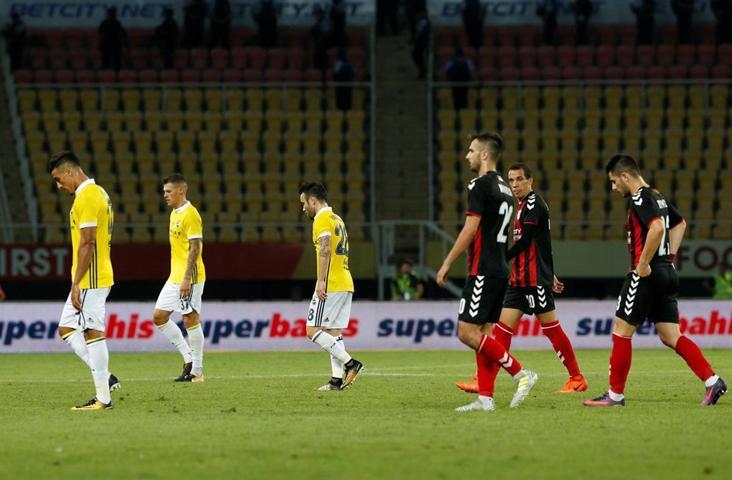 Fenerbahçenin Vardar mağlubiyeti köşelere böyle yansıdı