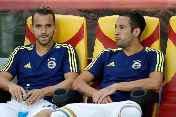 Fenerbahçenin Vardar mağlubiyeti köşelere böyle yansıdı