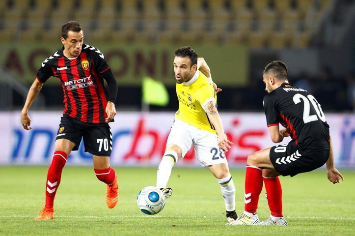 Fenerbahçenin Vardar mağlubiyeti köşelere böyle yansıdı