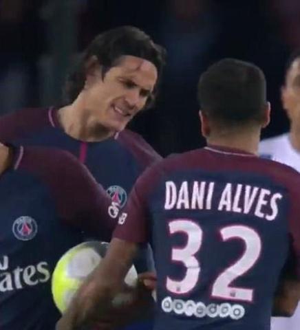 PSG karıştı: Neymar, Instagramda Cavaniyi takibi bıraktı
