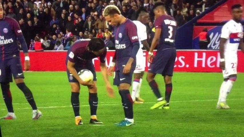 PSG karıştı: Neymar, Instagramda Cavaniyi takibi bıraktı