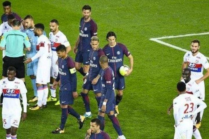 PSGde herkes Cavaniyi dışladı