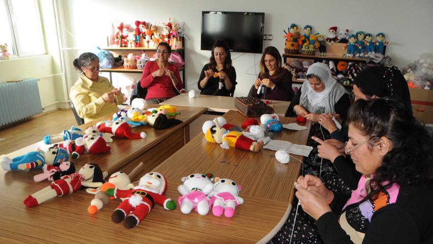 Organik oyuncak bebek ürettiler, birçok şehirden talep aldılar