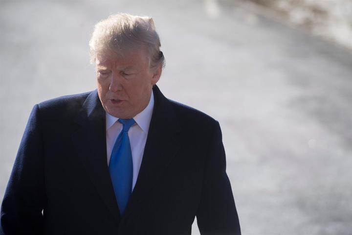 Trumpa ilginç benzetme Topal bir ördek görüntüsü var