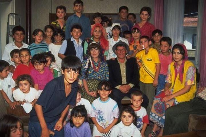 Yayınlandıkları dönemde milyonları ekran başına toplayan efsane yerli diziler