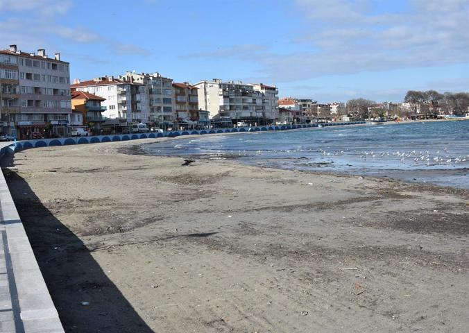 Tekirdağda deniz çekildi, tekneler karaya oturdu