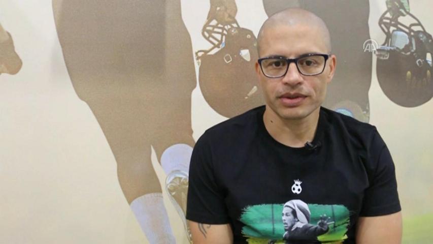 Alex de Souza yüzde 70 Türk çıktı: Uzaktan kumandayı streçle kaplıyor