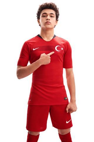 Milli takım formalarına tepkiler