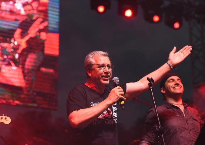 Üniversite rektöründen öğrencilere konser