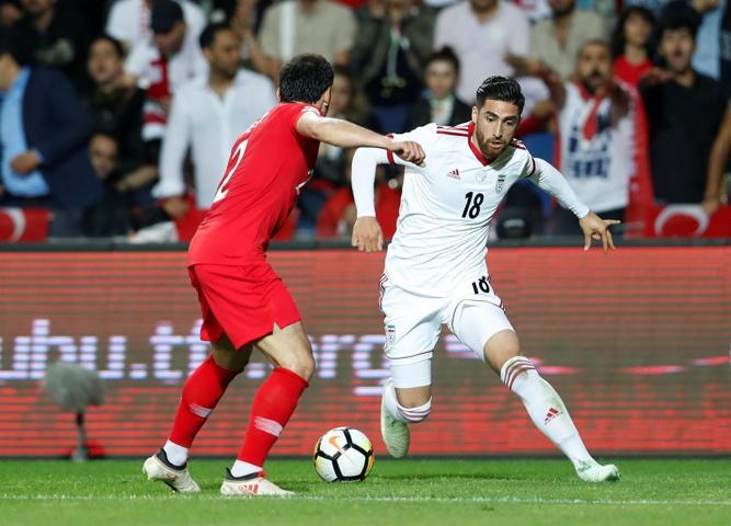Cenk Tosun attı Türkiye kazandı