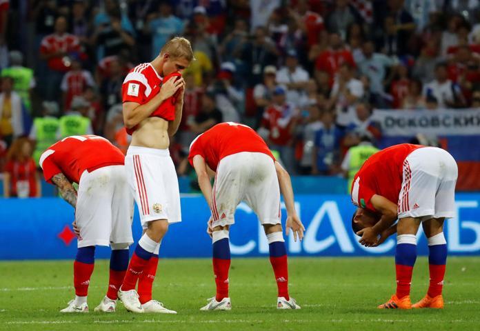 Rus futbolcularla ilgili bomba iddia: Burunlarıyla oynamalarından şüphelendiler