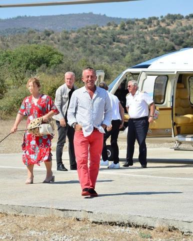 Ali Ağaoğlu helikopterle gelip el öptü