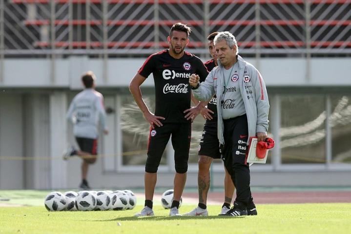 Medel, Roco ve Islalı Şili milli takımı depreme yakalandı