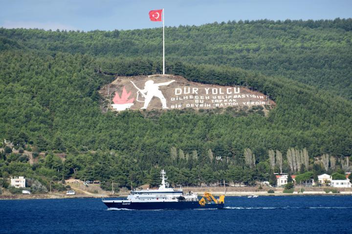 Boğazları geçti: Akdenizde düşen uçağı arayacak