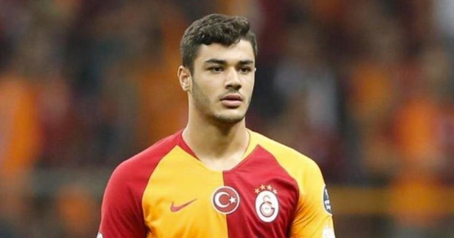 Baba parasıyla telefon alan adam Ozan Kabaka sallıyor