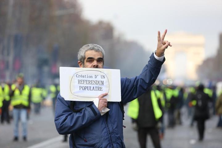 Fransada sokaklar yatışmıyor