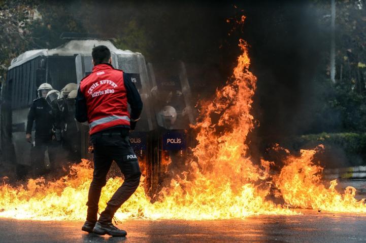 Çevik Kuvvet polisinden aksiyon filmlerini aratmayan eğitim