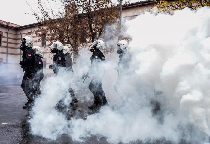 Çevik Kuvvet polisinden aksiyon filmlerini aratmayan eğitim
