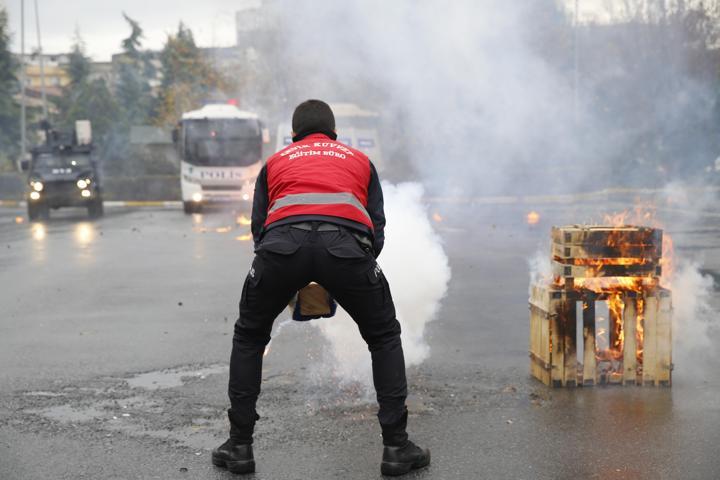 Çevik Kuvvet polisinden aksiyon filmlerini aratmayan eğitim