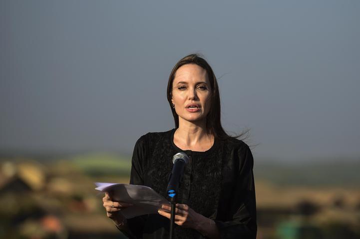 Angelina Jolie Rohingya mülteci kampında