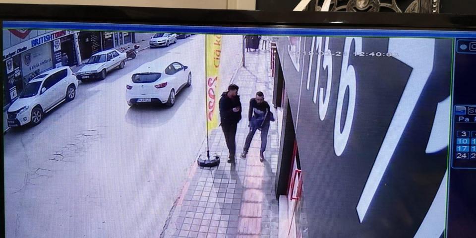 Bacağından bıçaklandı, kemerle turnike yaptı