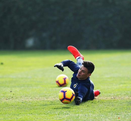 Fenerbahçe antrenmanına katılan sürpriz yabancı