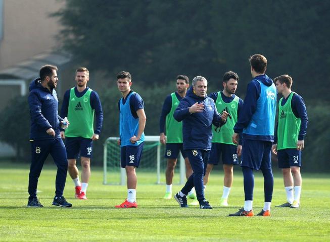 Fenerbahçe antrenmanına katılan sürpriz yabancı