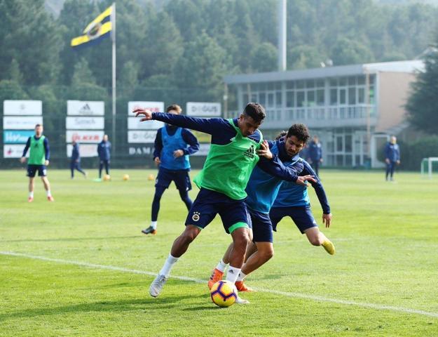 Fenerbahçe antrenmanına katılan sürpriz yabancı