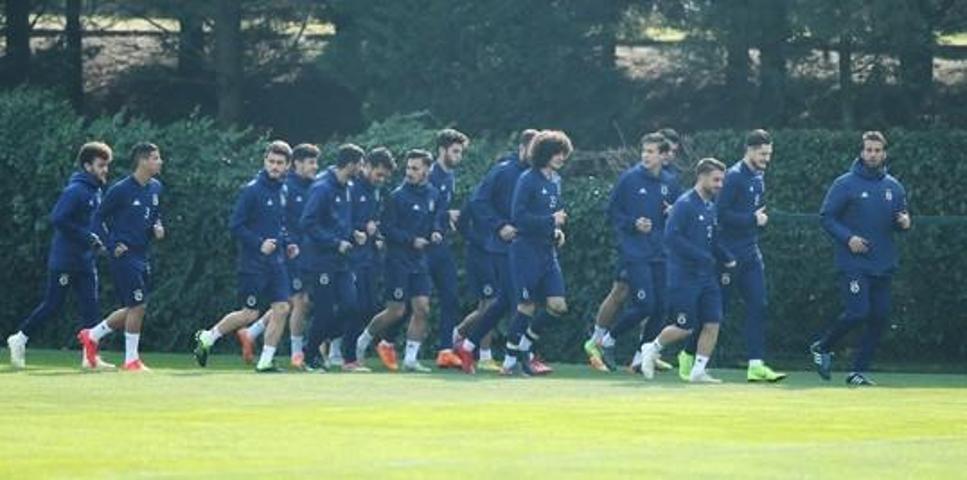 Fenerbahçe antrenmanına katılan sürpriz yabancı