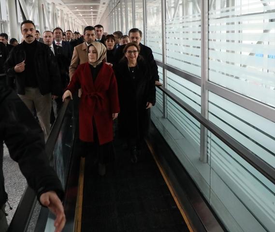 Modernize edilen Sarp Sınır Kapısı yeni yüzüyle hizmete girdi