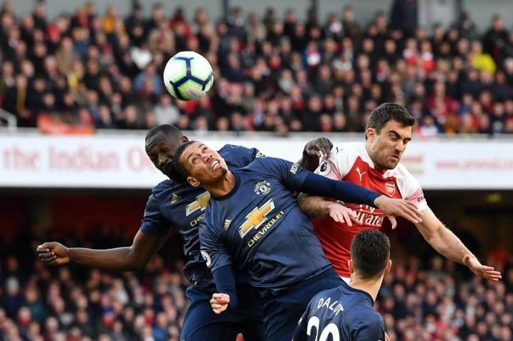 İngilterede bir saldırı da Manchester Unitedlı Chris Smallinge