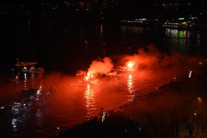 Fener alayında meşaleler Çanakkale Şehitleri için yandı