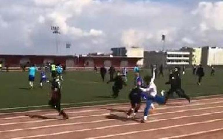 Amatör küme maçında saha karıştı: 3 yaralı 9 kırmızı kart