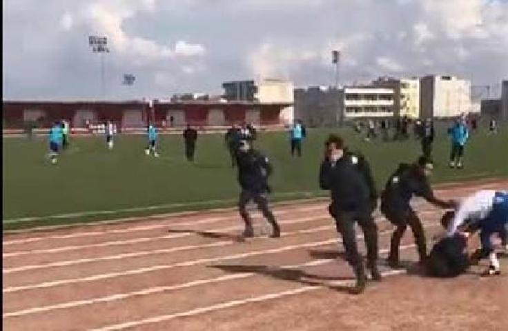 Amatör küme maçında saha karıştı: 3 yaralı 9 kırmızı kart
