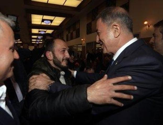 Bakan Akar şehit aileleri ve gazilerle buluştu