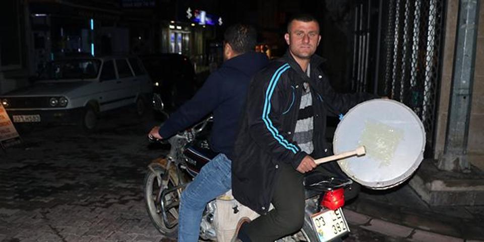 Motorize ramazan davulcuları