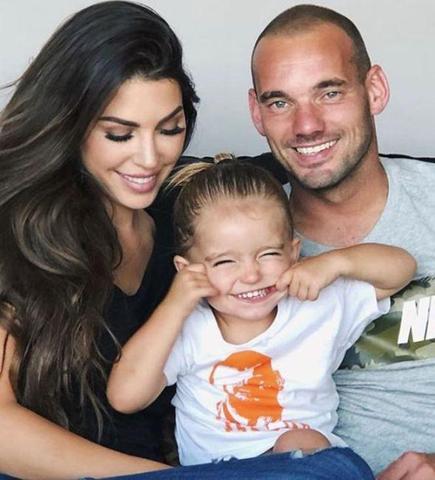 Wesley Sneijder eşi Yolanthe Cabau ile barışmak için her yolu deniyor