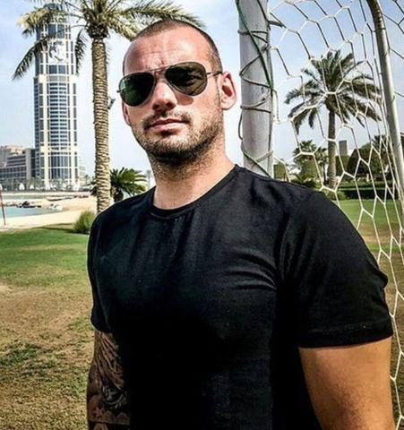 Wesley Sneijder eşi Yolanthe Cabau ile barışmak için her yolu deniyor