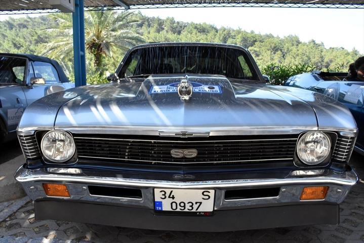 Klasik otomobil tutkunları rallide buluştu