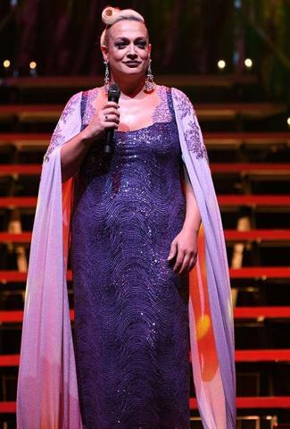 Ayta Sözeri: Jennifer gibiyim