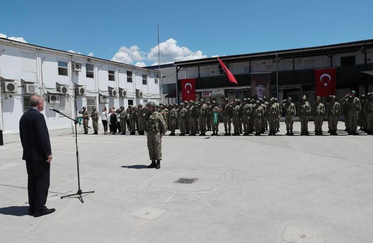 Erdoğan, Bosnada ‘Barış Gücü’nde görevli Türk askerleri ziyaret etti