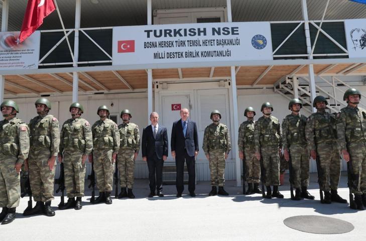 Erdoğan, Bosnada ‘Barış Gücü’nde görevli Türk askerleri ziyaret etti