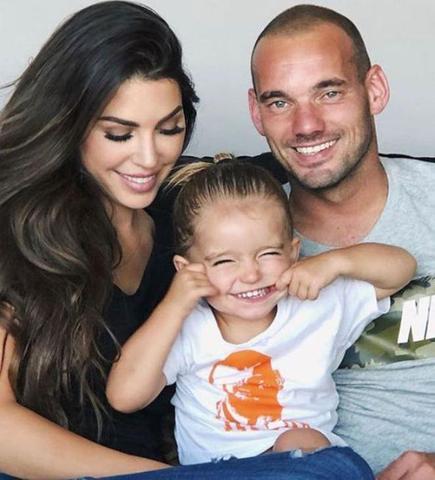 Wesley Sneijder, eşi Yolanthe Cabau ile anlaştı: Dokuz yıla 15 milyon euro ödeyecek