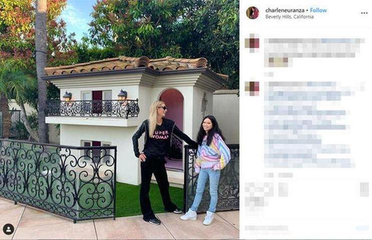 Paris Hiltonun köpekleri malikanede yaşıyor