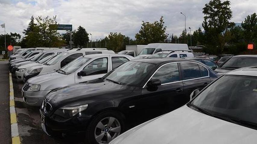 Lüks otomobiller yarı fiyatına satılıyor Teklifler birer birer yağıyor