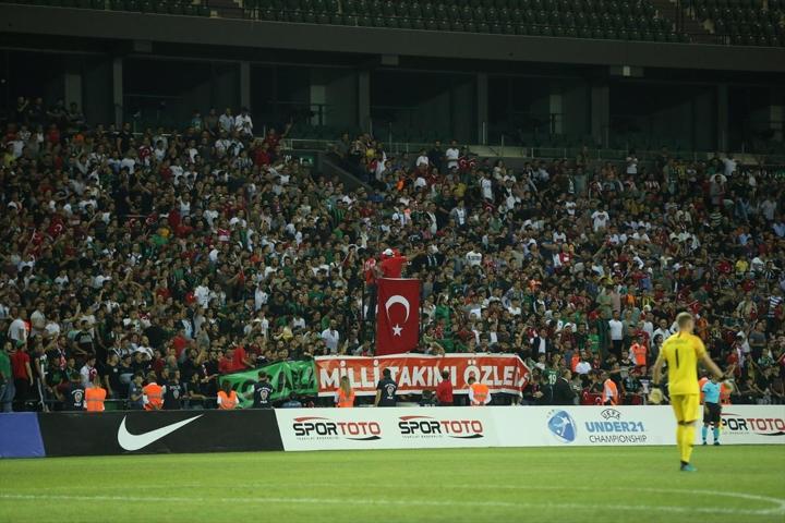 Ümit Milliler, İngiltereyi elinden kaçırdı
