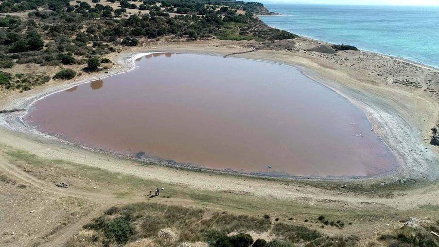 Pembe gölün renk değiştirmesi bekleniyor